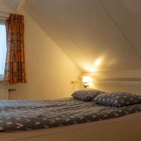 Feriehus Ruime Aan De Kust In Het Prachtige Sint Maartenszee