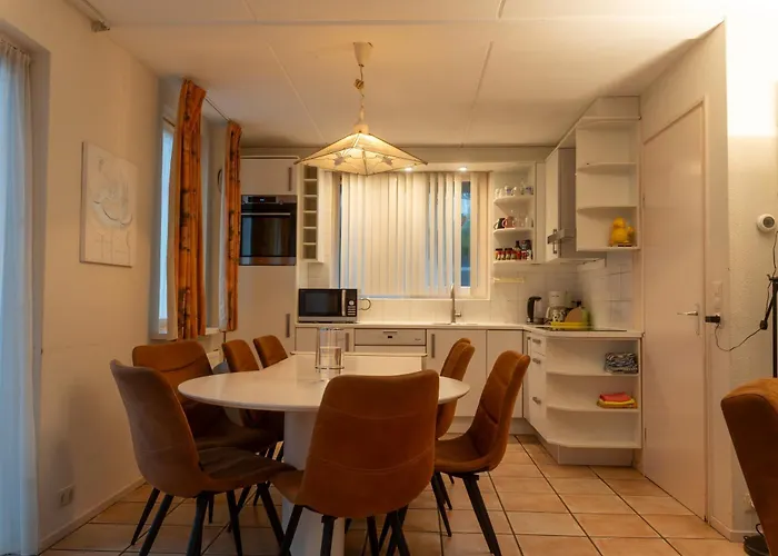 Ruime Aan De Kust In Het Prachtige Sint Maartenszee Sint Maartensvlotbrug